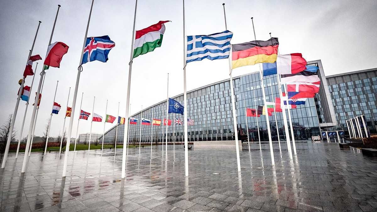 Україні важливо прорвати кілька напрямків, – політолог припустив, чого чекати від "Рамштайн-3" Україні важливо прорвати кілька напрямків, – політолог припустив, чого чекати від "Рамштайн-3"