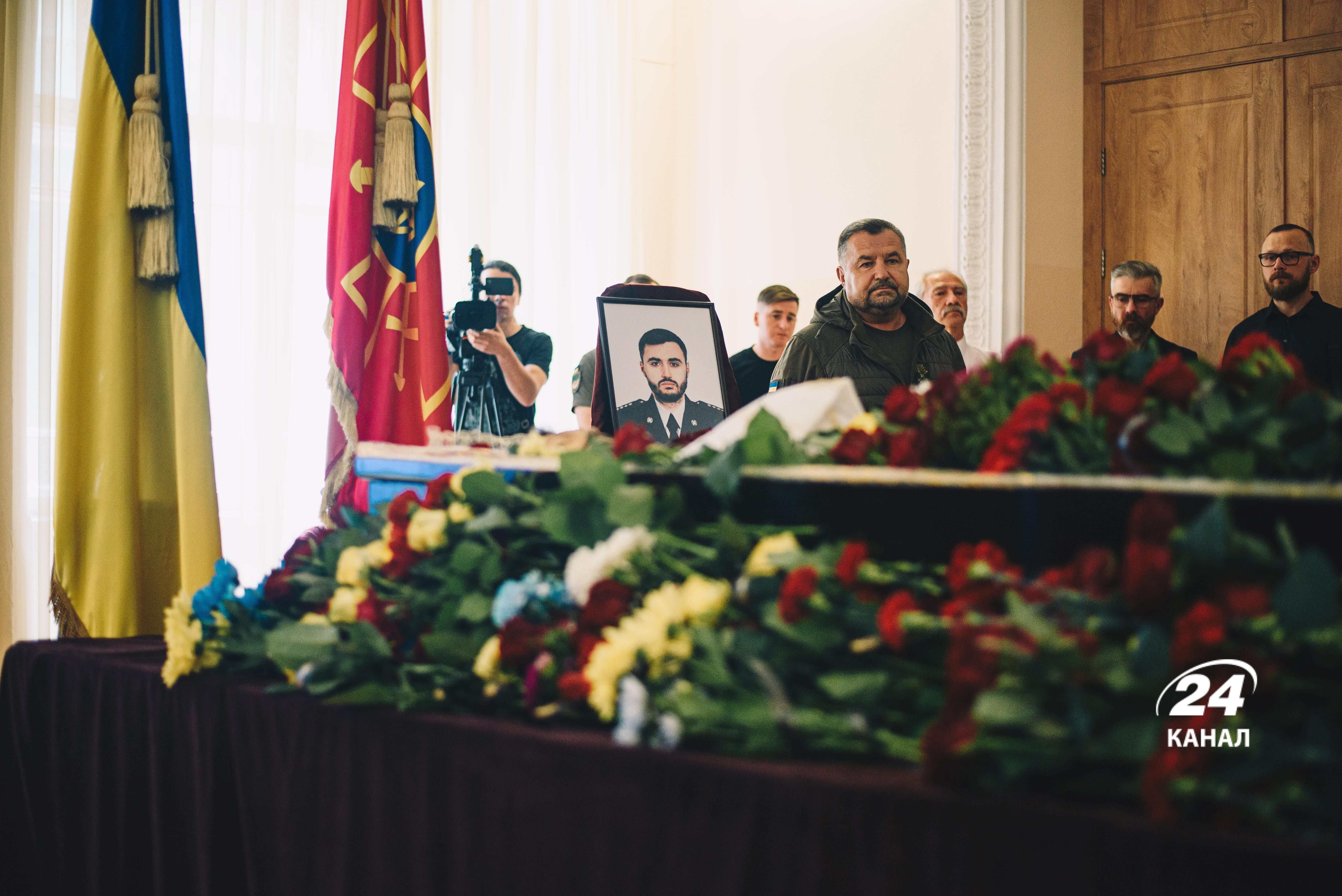 В Киеве простились с журналистом и военным Алексеем Чубашевым: эксклюзивный фоторепортаж