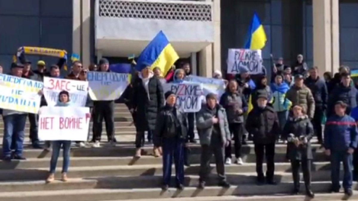 Російські військові не хочуть служити на окупованих територіях, їм страшно, – Центр нацспротиву Російські військові не хочуть служити на окупованих територіях, їм страшно, – Центр нацспротиву