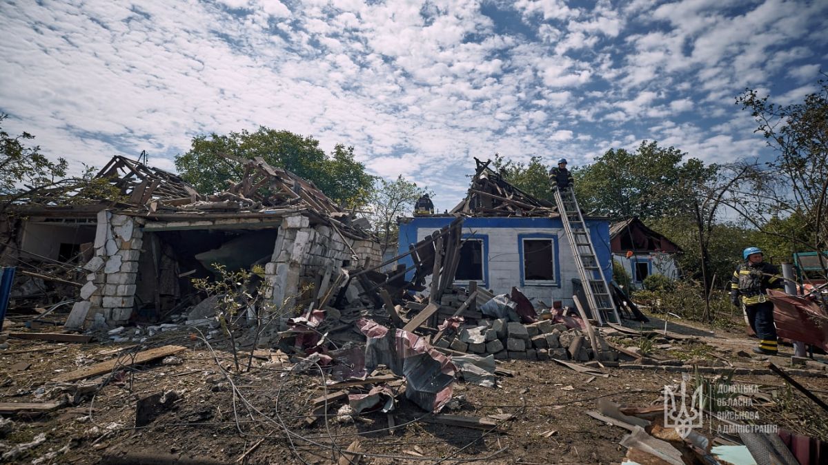 Перетворили міста та села на руїни: жахливі фото наслідків авіаудару росіян по Донеччині