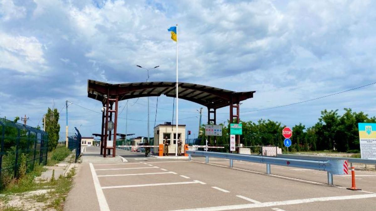 У Зеленского объяснили, как украинцы могут выехать из оккупированного Крыма У Зеленского объяснили, как украинцы могут выехать из оккупированного Крыма