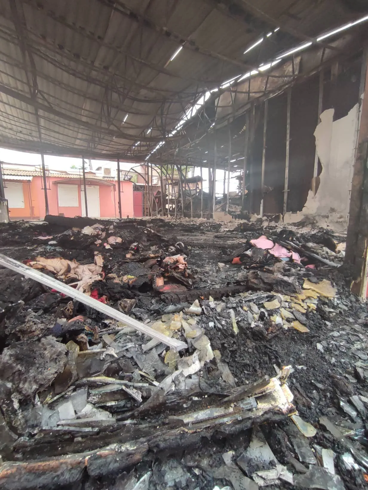 Зруйнований ринок Зруйнований ринок