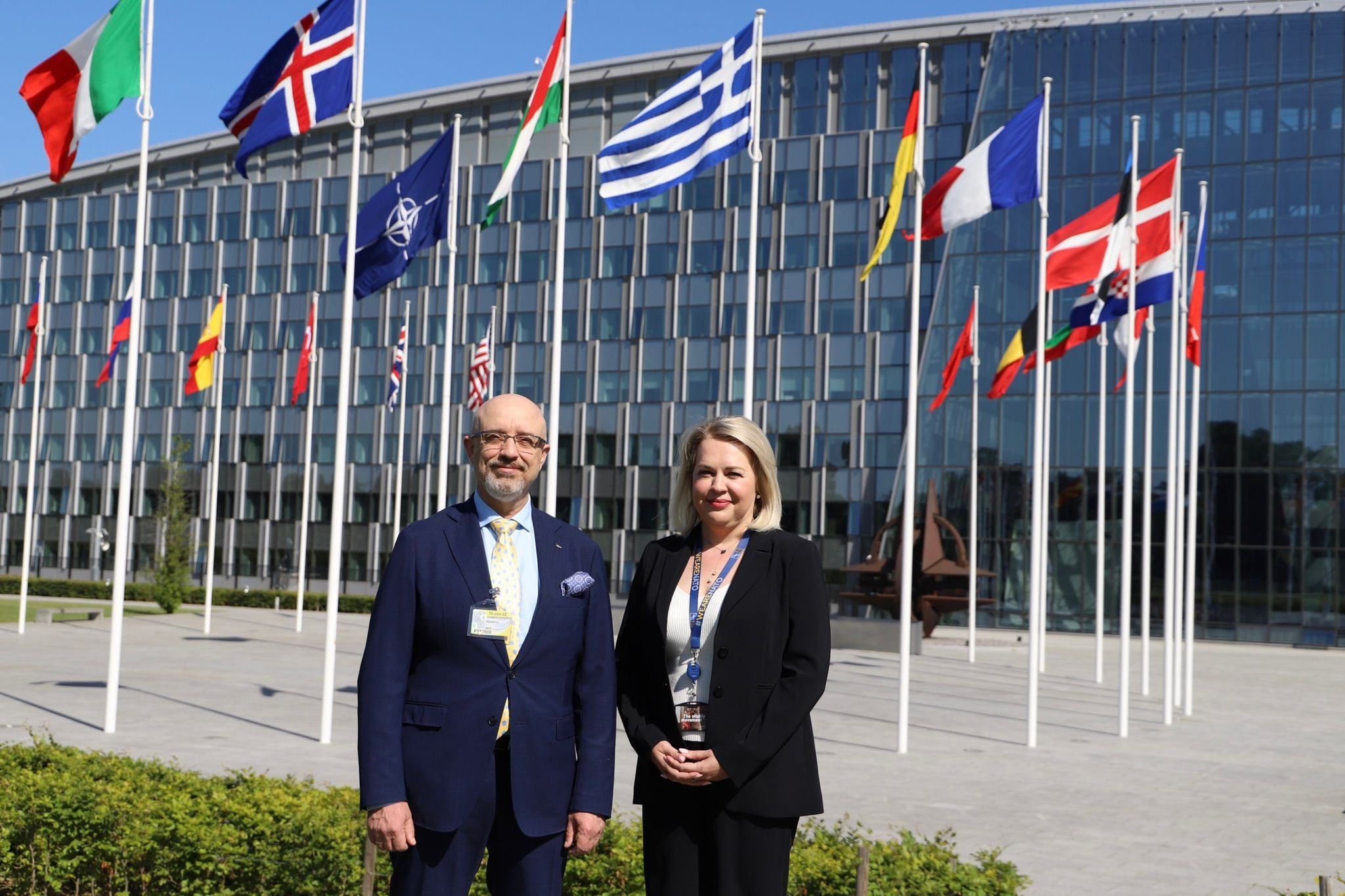 "Зібралися, щоб перемогти зло з Мордору": Резніков прибув на зустріч "Рамштайн-3" "Зібралися, щоб перемогти зло з Мордору": Резніков прибув на зустріч "Рамштайн-3"