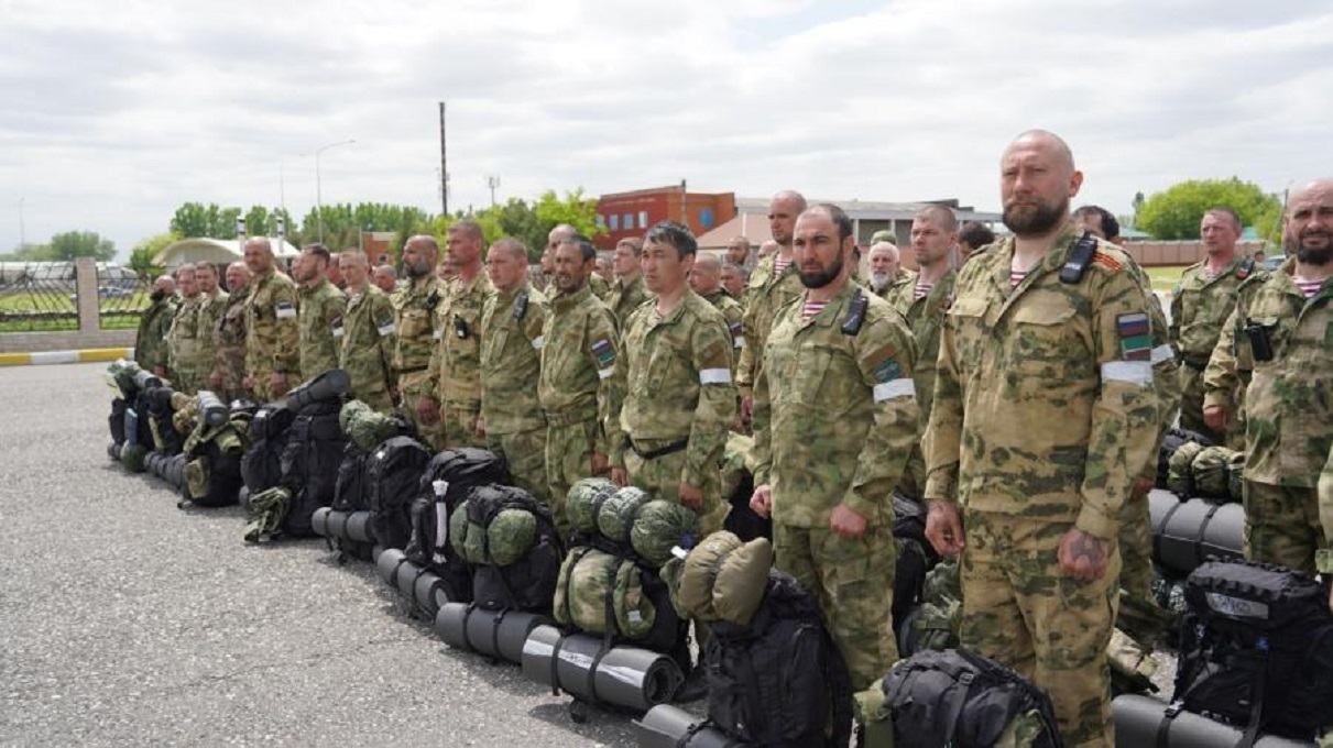 У Чечні викрадають чоловіків і знущаються з їхніх рідних, щоб змусити воювати в Україні, – ЗМІ