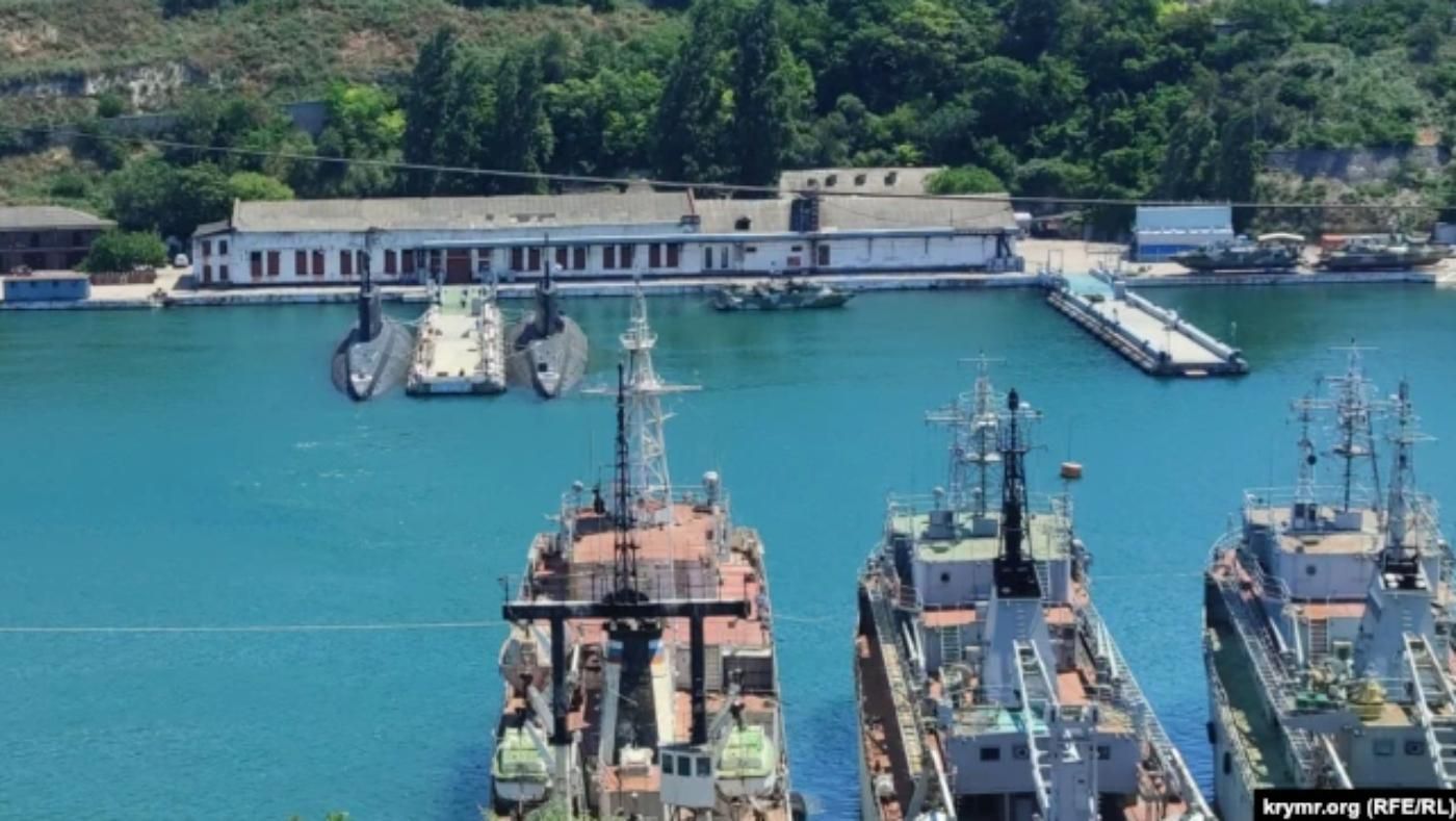 Россия вывела в море из оккупированного Севастополя большинство носителей ракет "Калибр": СМИ получили фото Россия вывела в море из оккупированного Севастополя большинство носителей ракет "Калибр": СМИ получили фото