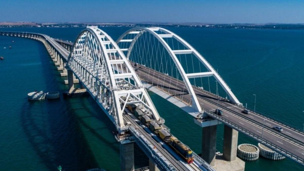 У розвідці потролили Росію та показали технічну документацію Кримського мосту
