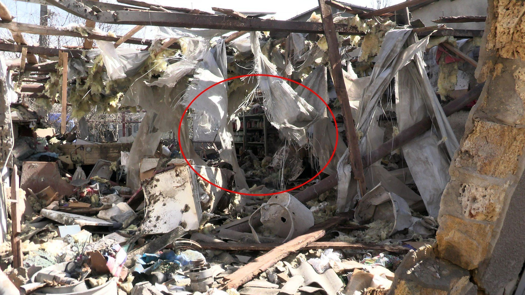 "Даже стеклянные банки неистребимы": ВСУ показали еще один символ устойчивости украинцев "Даже стеклянные банки неистребимы": ВСУ показали еще один символ устойчивости украинцев