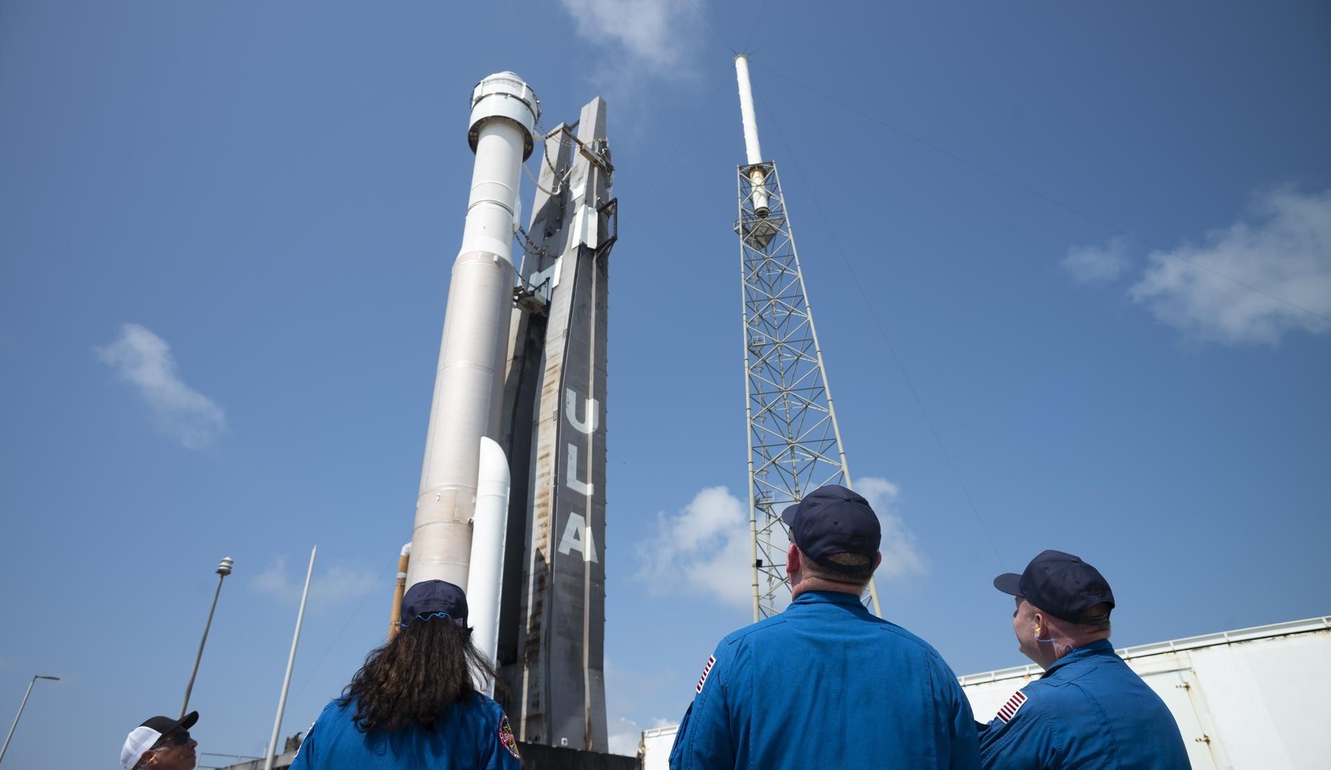 NASA призначило двох астронавтів для тестового польоту на кораблі Starliner - Техно