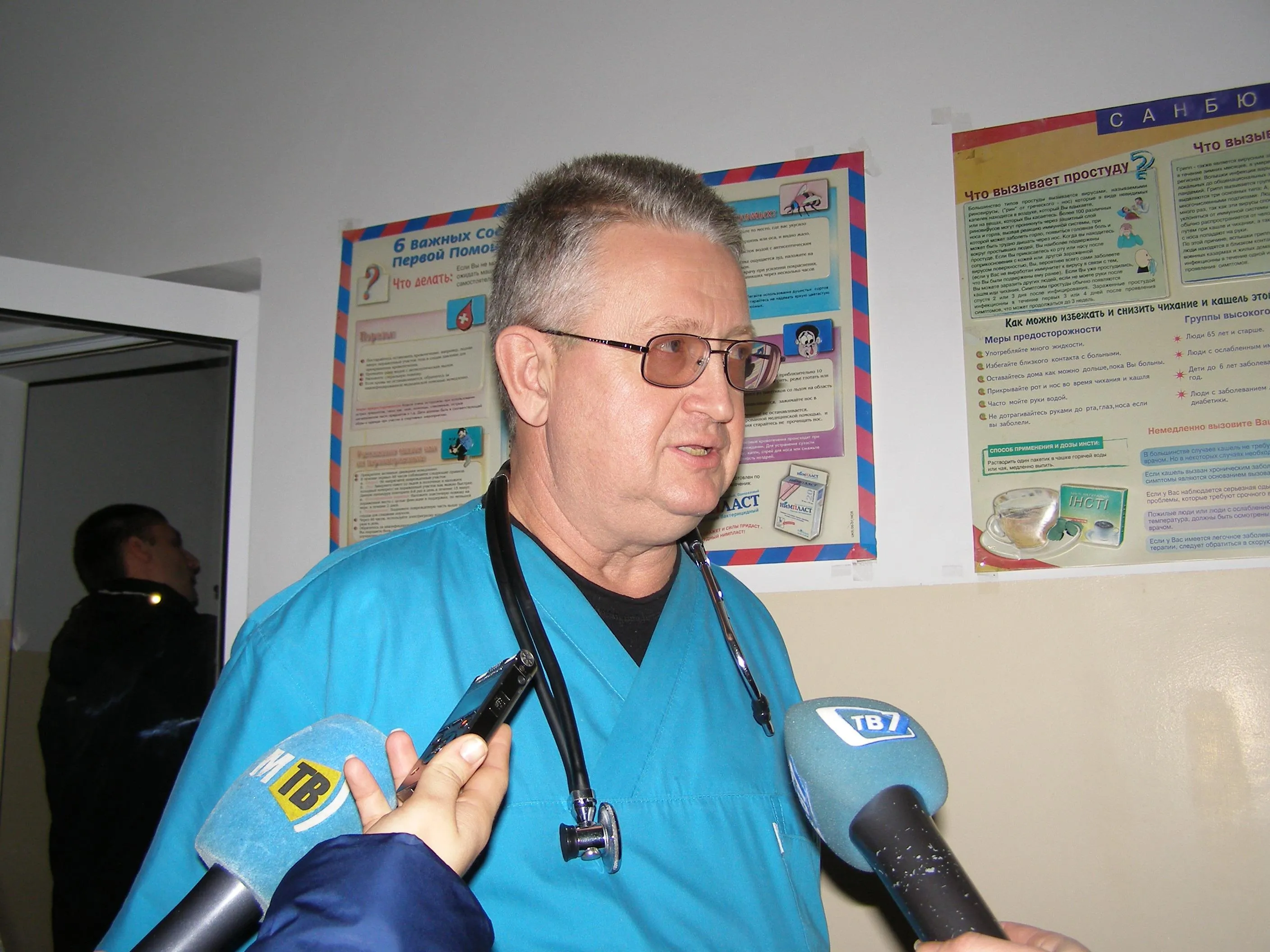 Зеленський нагородив трьох загиблих маріупольських лікарів