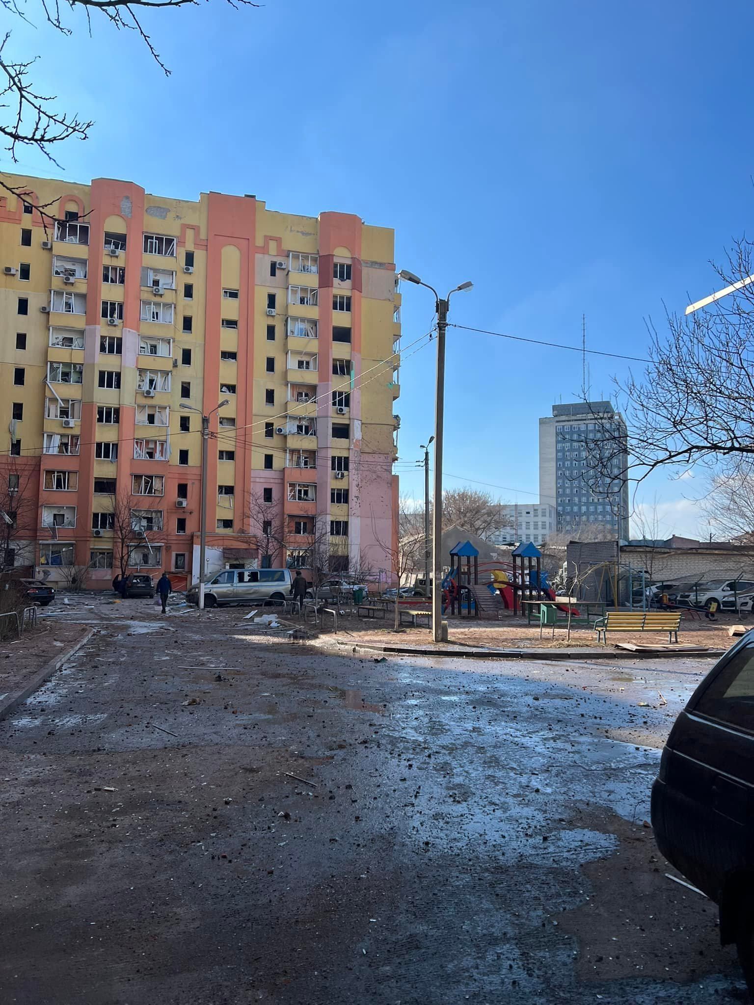 Окупанти завдали удару по селі Іванівка на Харківщині: поранено трьох дітей Окупанти завдали удару по селі Іванівка на Харківщині: поранено трьох дітей