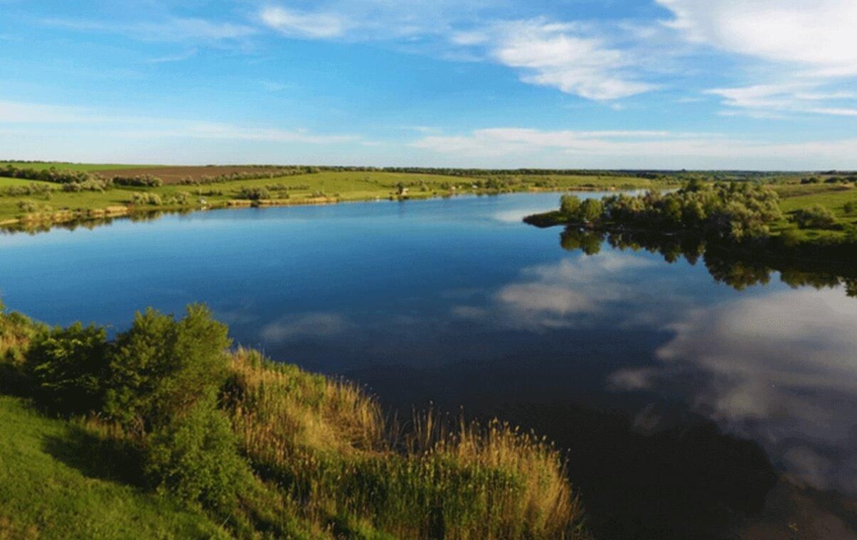 На Харьковщине снаряд взорвался в водоеме, где купались дети: обоих ранило