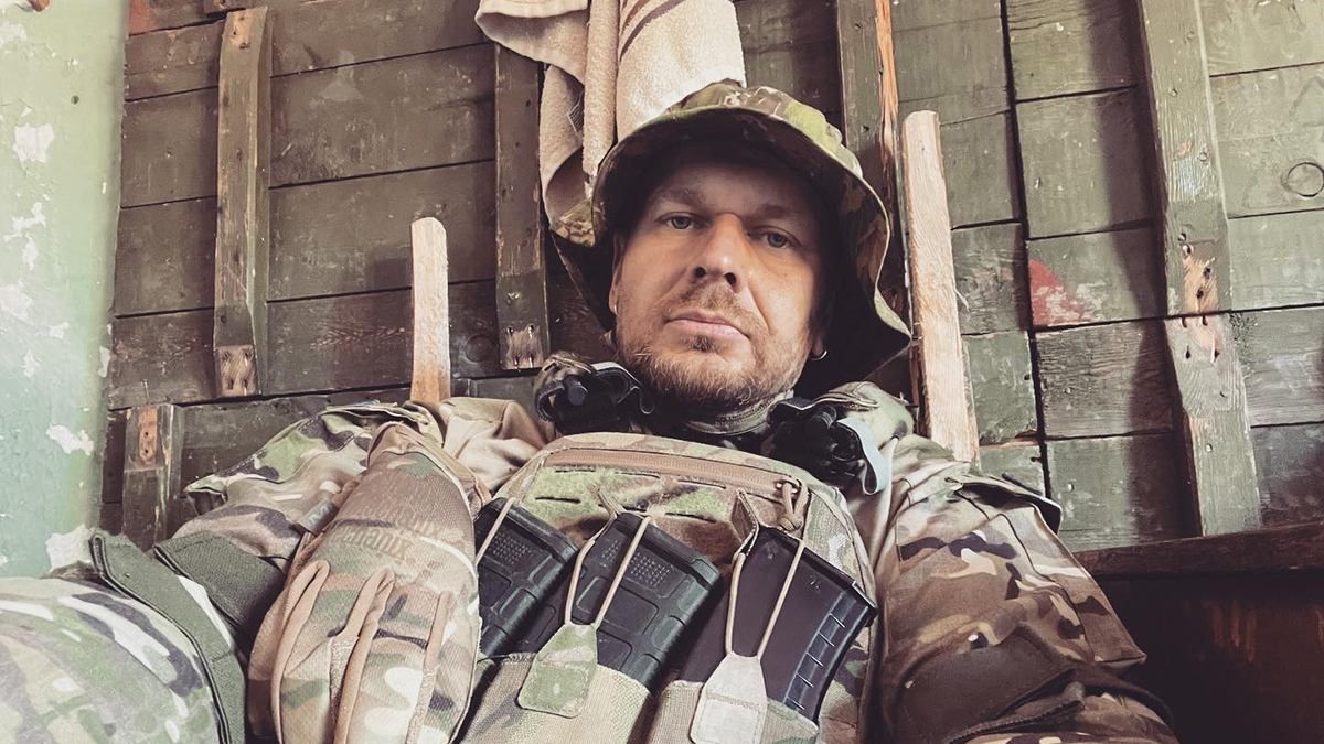 "Згоріло все": Сашко Положинський потрапив під обстріл на фронті