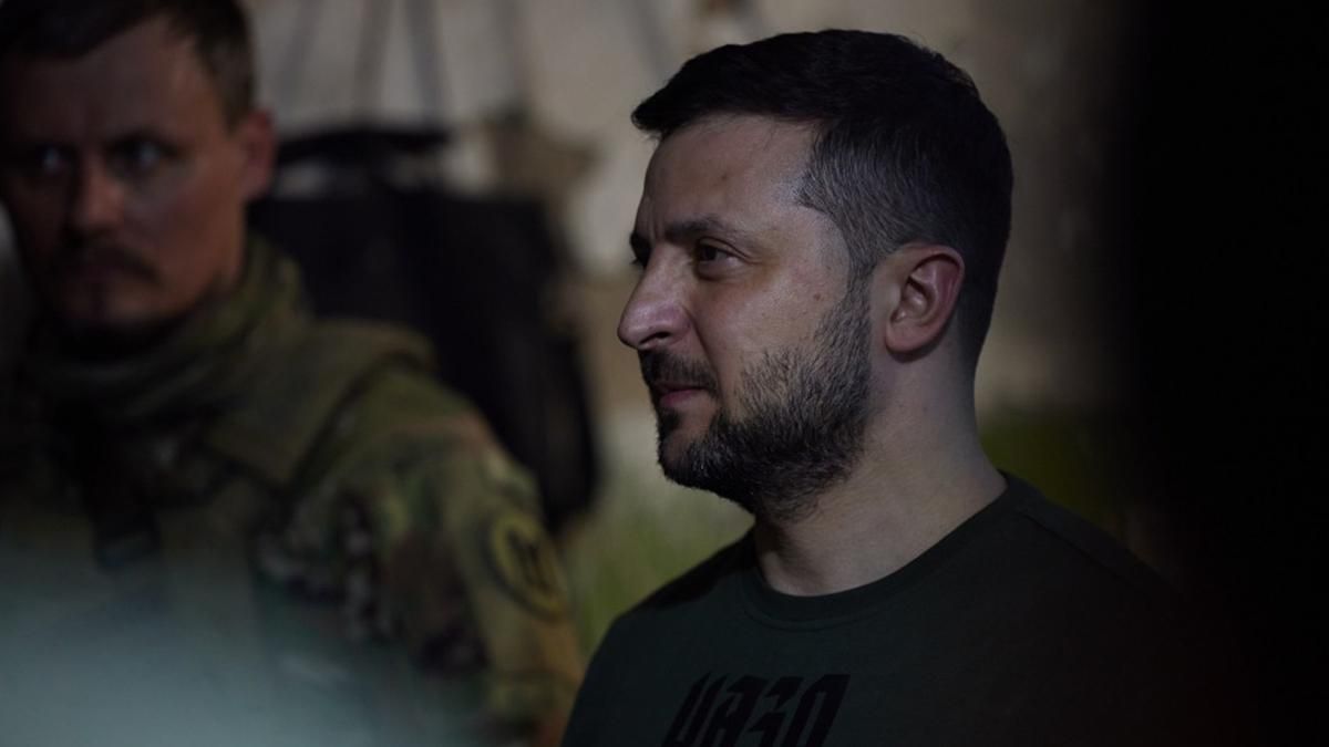 Зеленский посетил военных на Донбассе еще в начале июня Зеленский посетил военных на Донбассе еще в начале июня