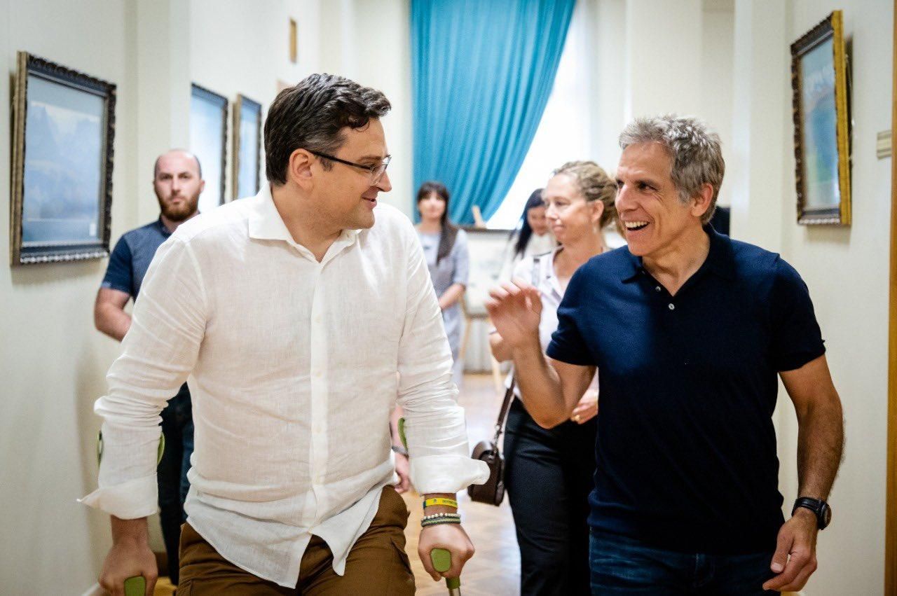 Кулеба зустрівся зі Стіллером та обговорив допомогу українським біженцям: емоційні фото Кулеба зустрівся зі Стіллером та обговорив допомогу українським біженцям: емоційні фото