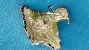 Зміїний після ударів ЗСУ Зміїний після ударів ЗСУ