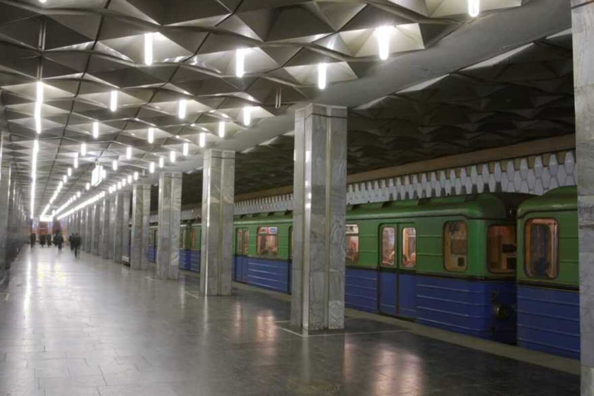 Росіяни атакували інфраструктуру харківського метро: поранена людина
