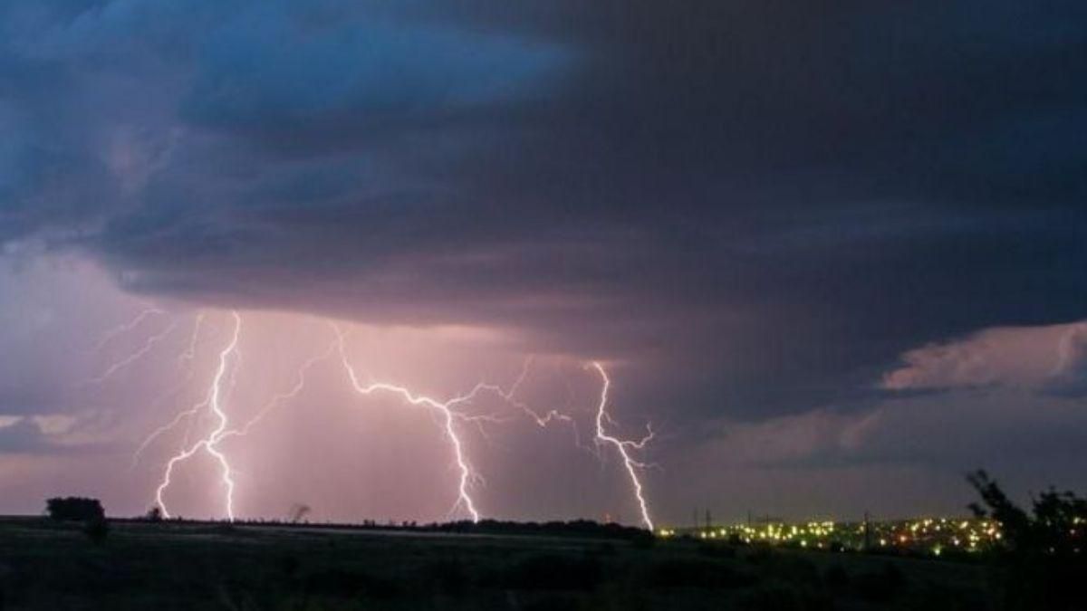 Украину охватят грозы и сильный ветер: прогноз погоды на 22 июня Украину охватят грозы и сильный ветер: прогноз погоды на 22 июня