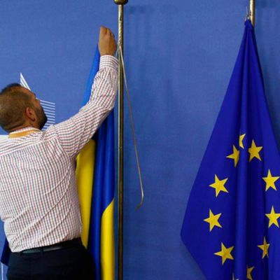 Украина получила статус кандидата в ЕС