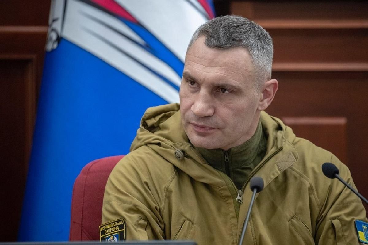 Участвует в величайшей битве своей жизни, – Льюис восторженный мужество Кличко