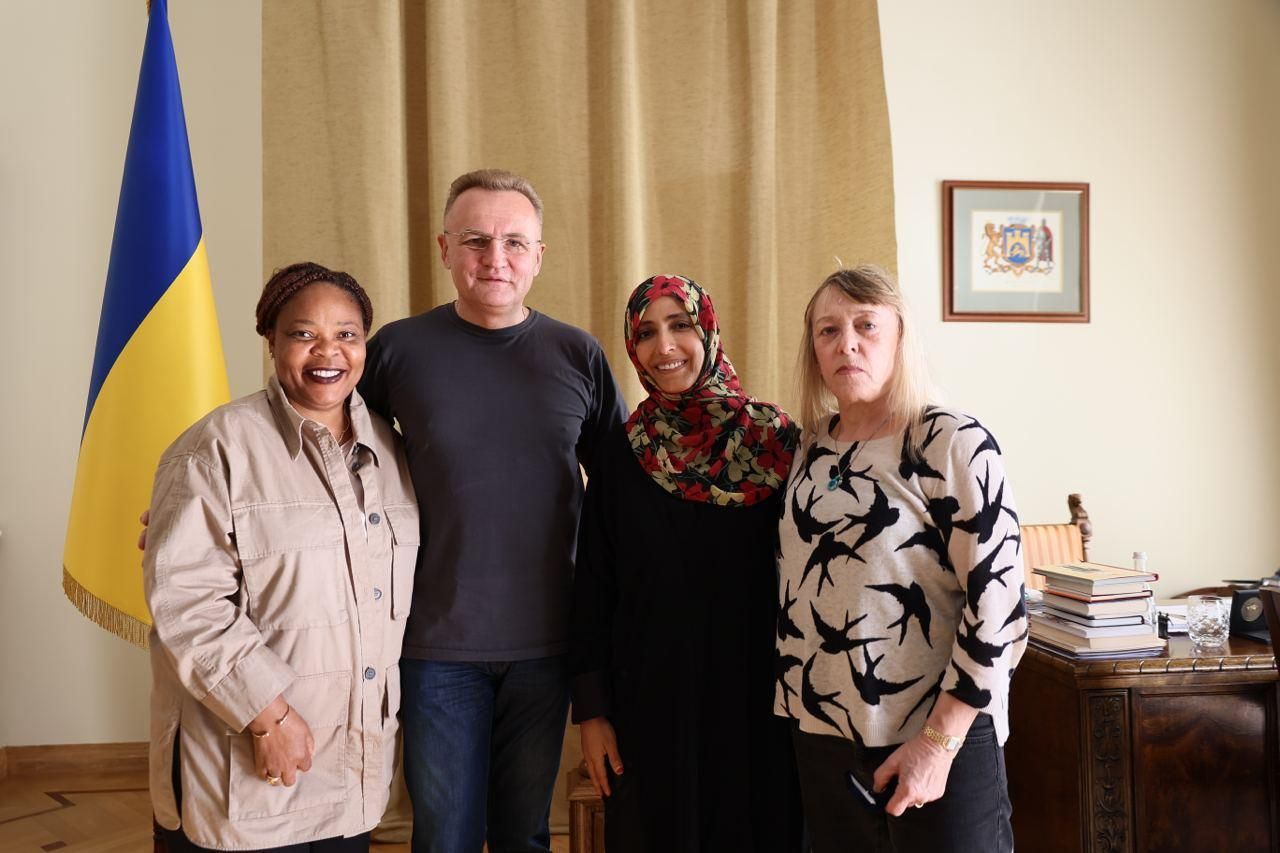 "Ваша борьба – это наша борьба": Львов посетили лауреатки Нобелевской премии мира "Ваша борьба – это наша борьба": Львов посетили лауреатки Нобелевской премии мира