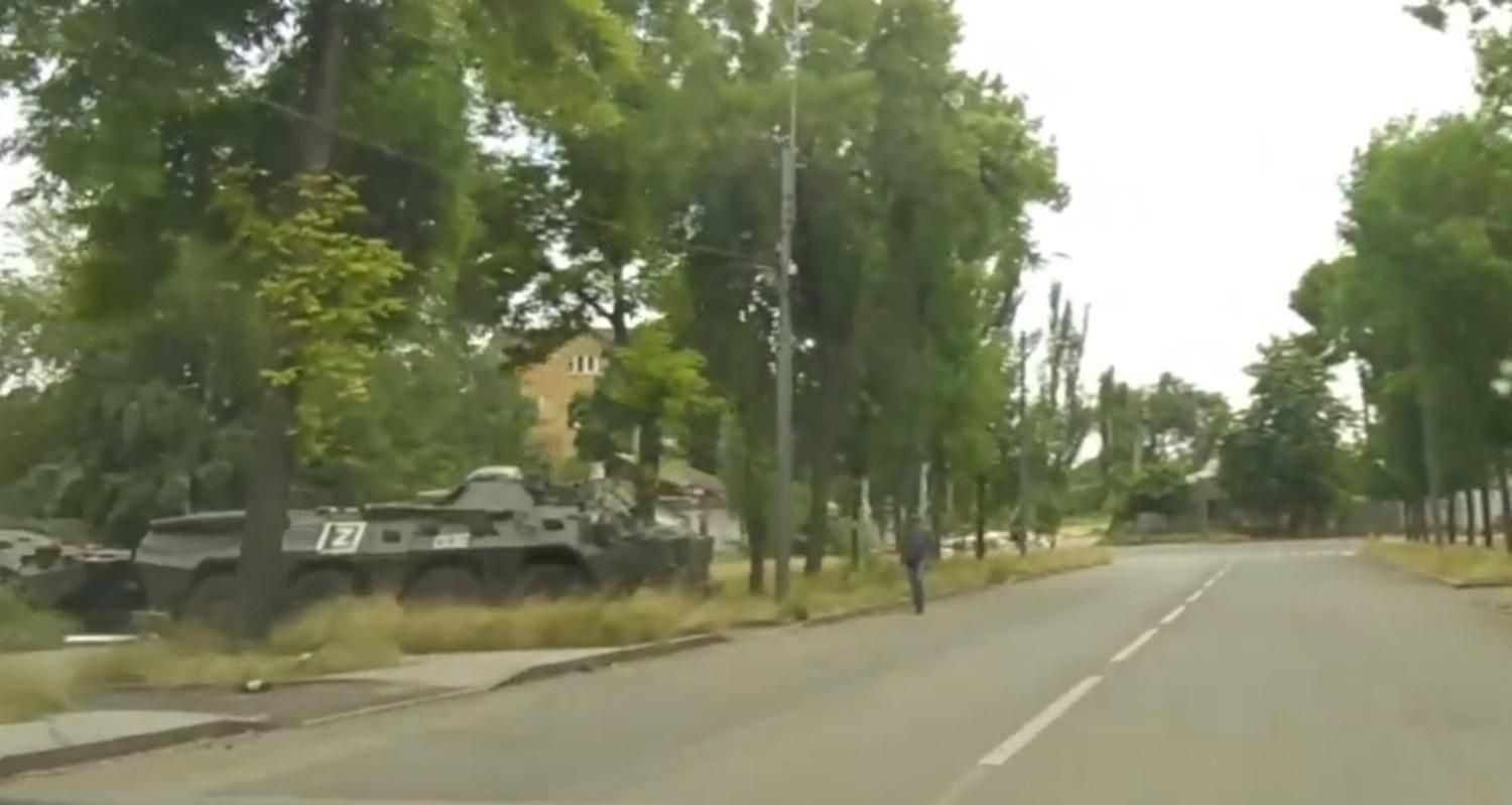 Большие колонны техники россиян покинули Мариуполь: направляются в сторону Бердянска – Пологов Большие колонны техники россиян покинули Мариуполь: направляются в сторону Бердянска – Пологов