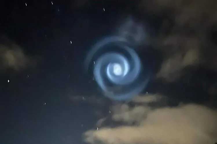 Спіраль Falcon 9 Спіраль Falcon 9