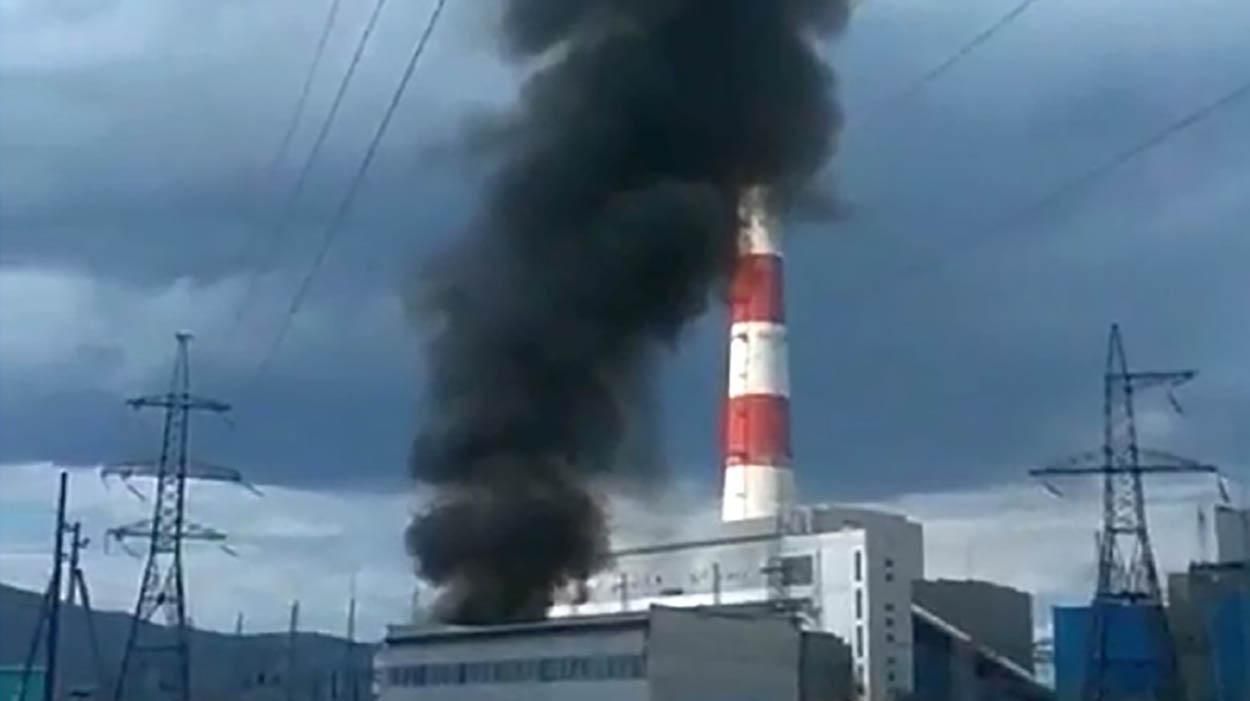 В Бурятии пылает электростанция – часть региона без света В Бурятии пылает электростанция – часть региона без света