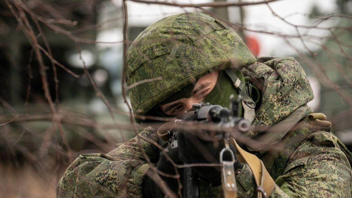 На кордоні біля Чернігівщини ворог утримує до 3 БТГр: для наступу цього замало