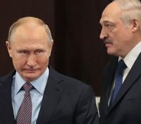 Лукашенко готовий вдавати будь-що, аби Путін його не вбив, – Піонтковський