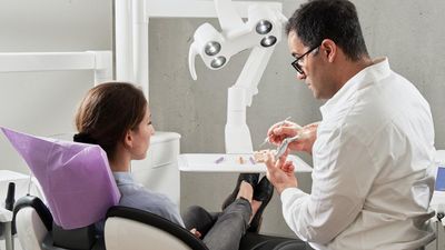 Стоматологічні послуги в Польщі: які ціни в клініках та як українцям не платити за лікування