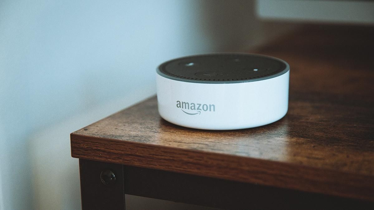 Amazon учит голосового помощника Alexa имитировать голоса других людей, даже умерших - Техно Amazon учит голосового помощника Alexa имитировать голоса других людей, даже умерших - Техно