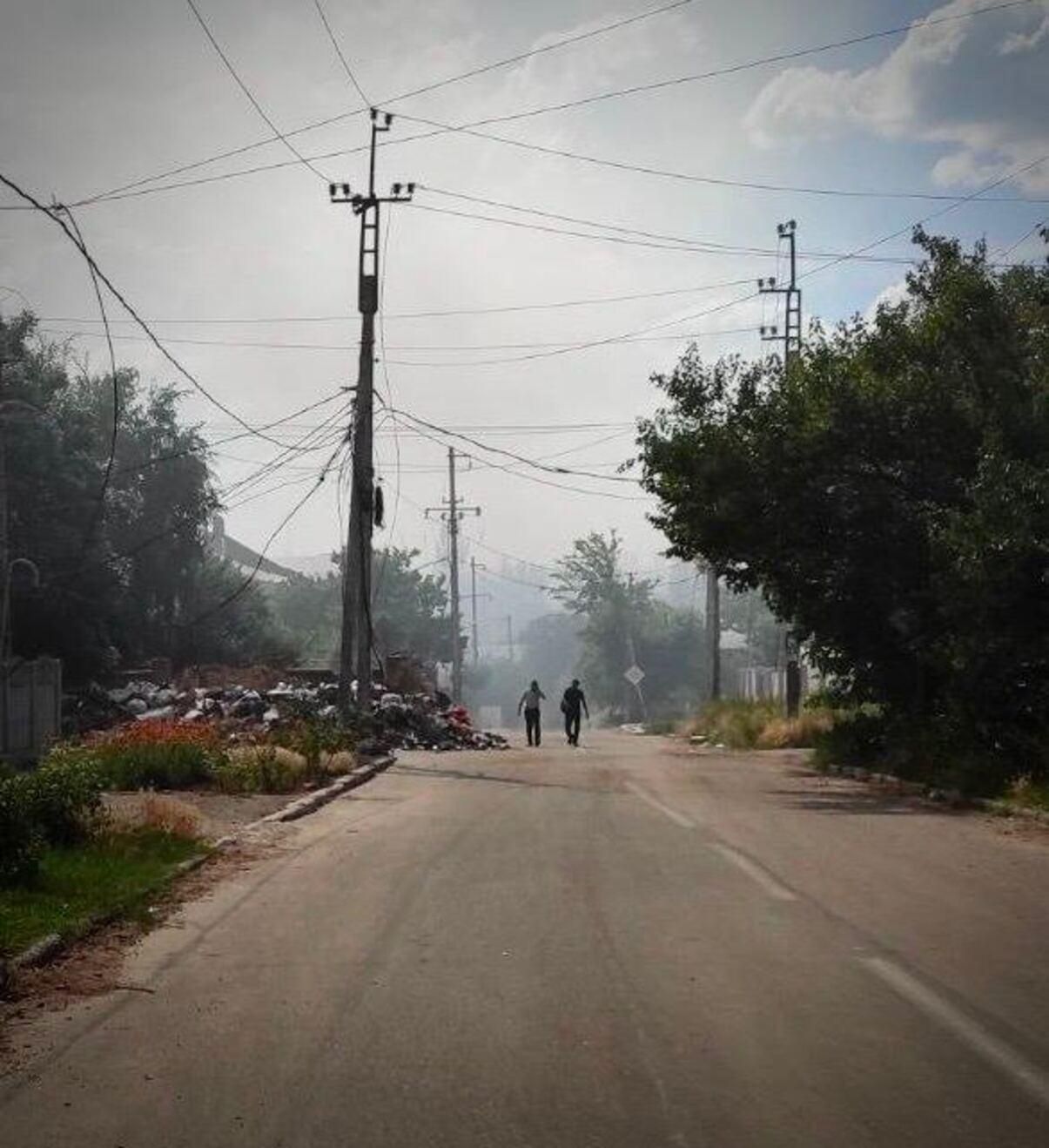 Ко всем бедам еще одна: в Мариуполе третий день горит свалка