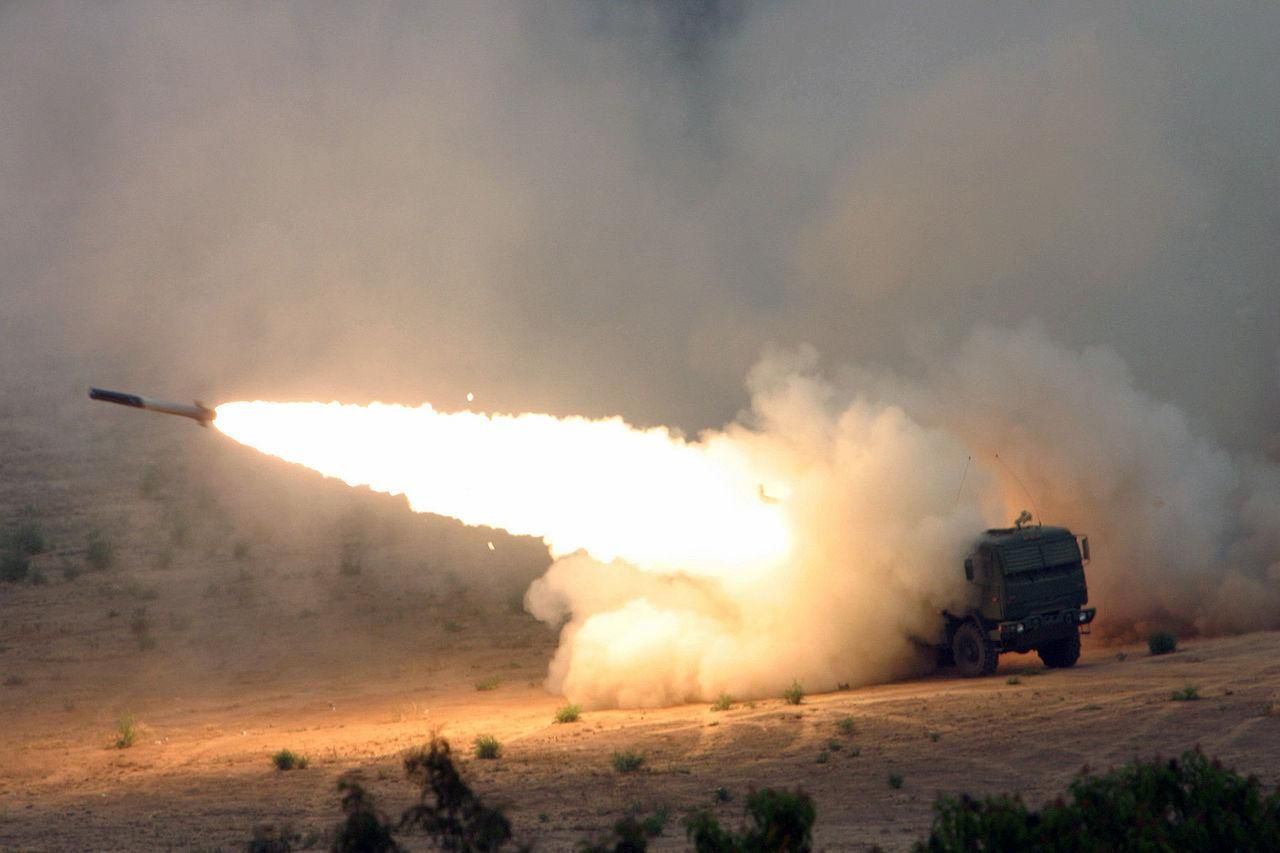 Залужный показал, как американские HIMARS работают на линии фронта: мощное видео Залужный показал, как американские HIMARS работают на линии фронта: мощное видео