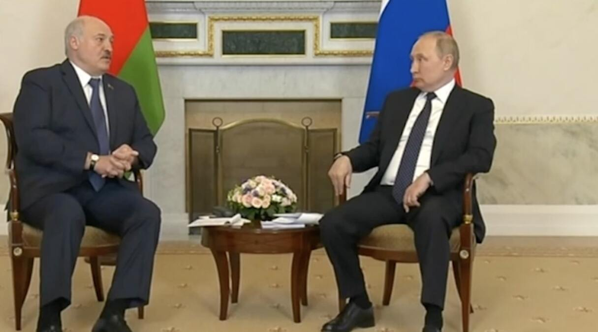 Изоляция Литвой Калининграда – фактически объявление войны, – Лукашенко на встрече с Путиным