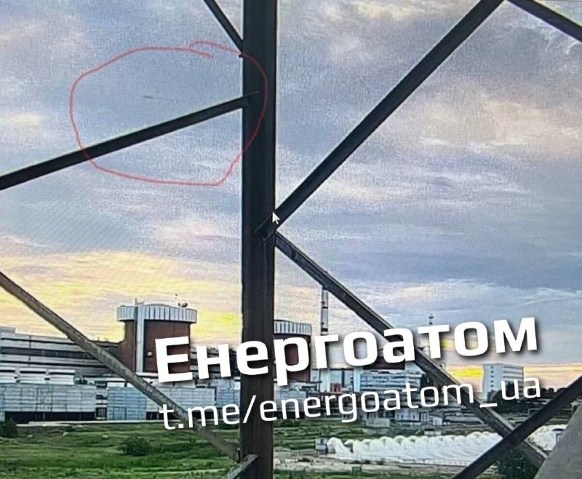 Ракета окупантів, випущена на Київ, пролетіла критично низько над Південноукраїнською АЕС Ракета окупантів, випущена на Київ, пролетіла критично низько над Південноукраїнською АЕС
