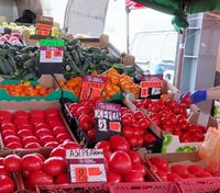 На рынках Беларуси появились ворованные черешня и помидоры из оккупированных Мелитополя и Херсона