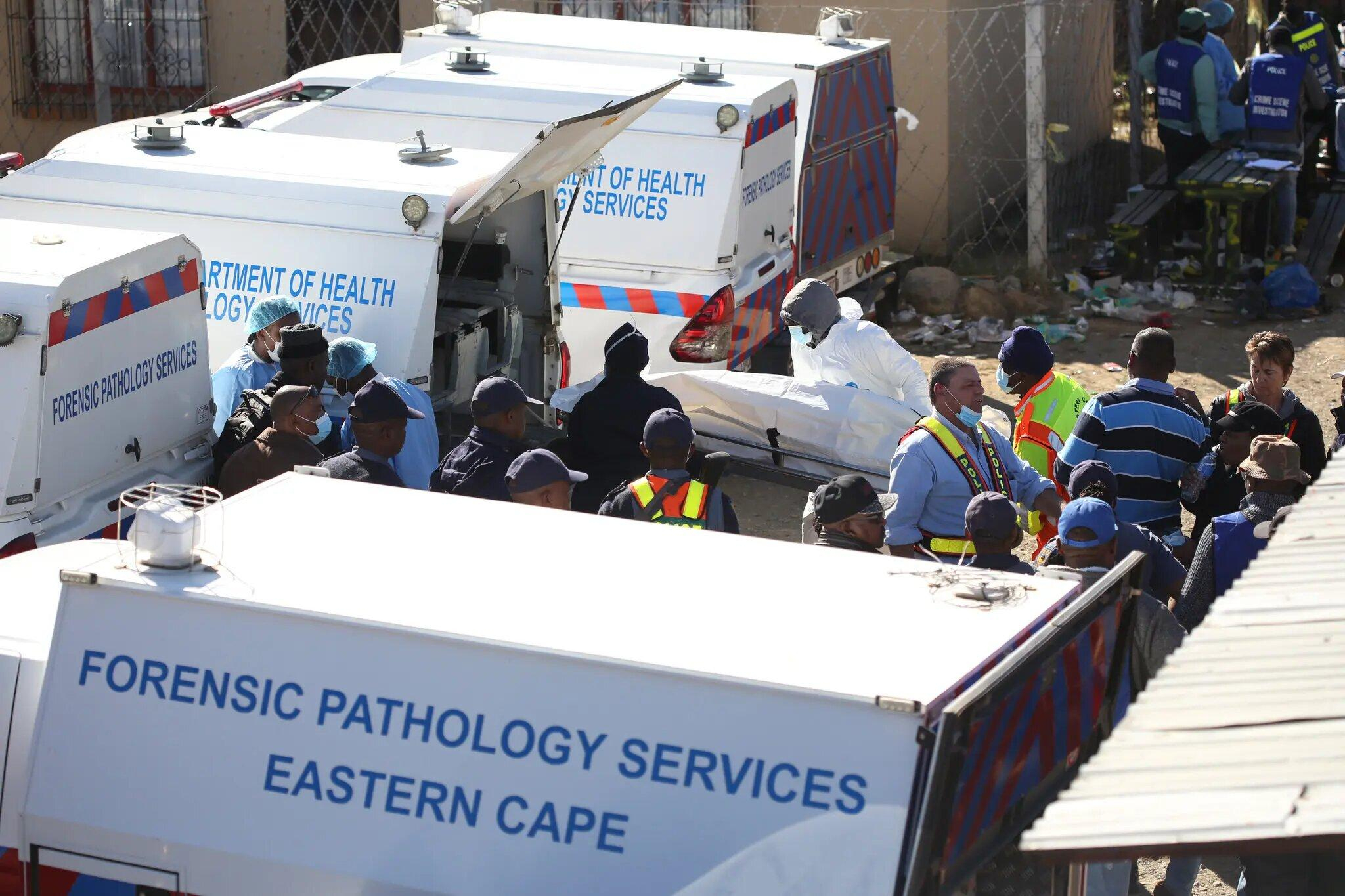 На тілах – жодних пошкоджень: понад 20 підлітків загадково загинули у клубі в ПАР