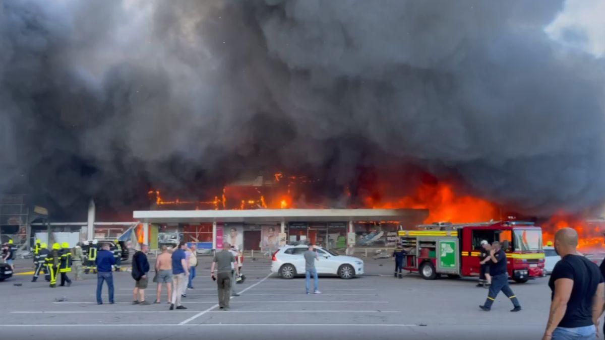 Кременчук обстріл ТРЦ сьогодні 27 червня - Зеленський зробив заяву - новини України Кременчук обстріл ТРЦ сьогодні 27 червня - Зеленський зробив заяву - новини України