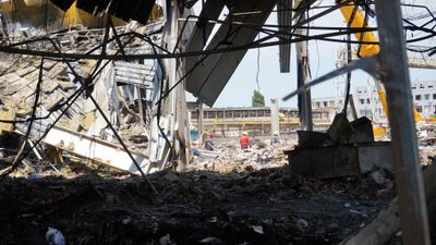 Поисковые работы на месте разрушенного ТРЦ в Кременчуге завершены: количество жертв возросло