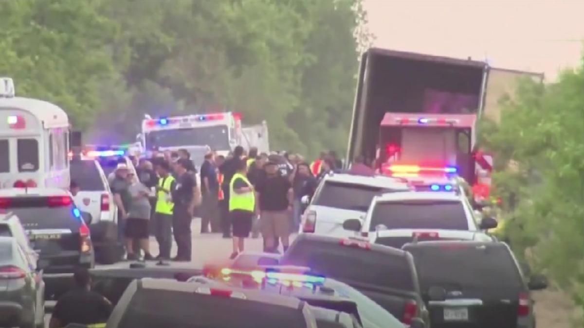 Фургон з понад 40 мертвими мігрантами виявили в Техасі Фургон з понад 40 мертвими мігрантами виявили в Техасі