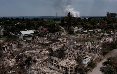 Росіяни продовжують нищити Лисичанськ: зруйновано насосні станції, мости, тунель