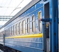 Через обстріли Дніпра затримаються два потяги: в УЗ назвали рейси