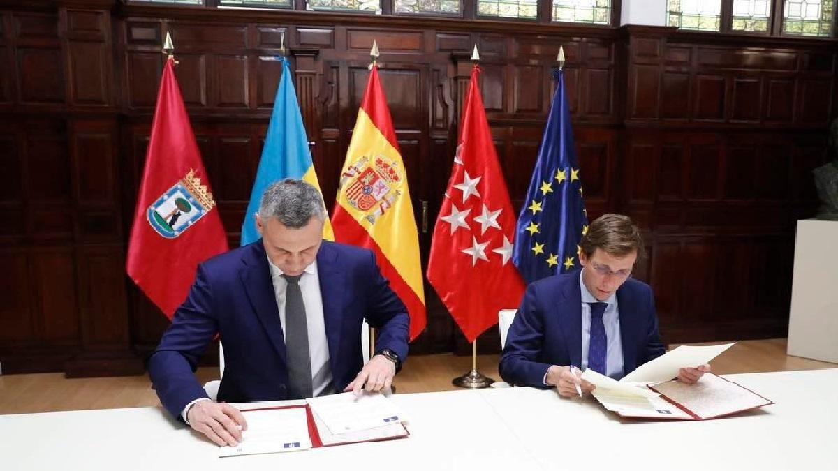 Мери міст підписали Меморандум про побратимство Києва і Мадрида Мери міст підписали Меморандум про побратимство Києва і Мадрида
