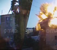 Кім виклав відео, як російська ракета влучила у житловий будинок у Миколаєві