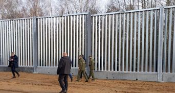 Польша завершила строительство 5-метрового забора на границе с Беларусью