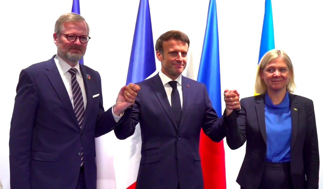 Макрон завершив головування в Раді ЄС: його замінить чеський прем'єр Фіала