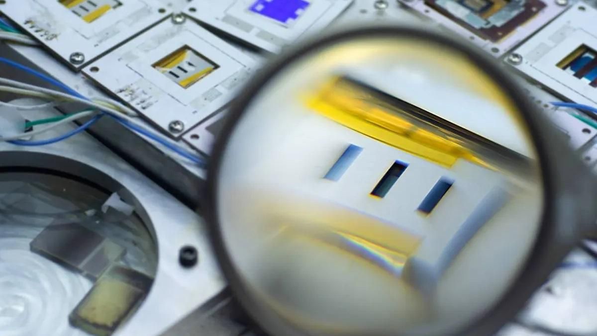 30 років без заміни: перші перовскітні сонячні елементи випробували на практиці - Техно 30 років без заміни: перші перовскітні сонячні елементи випробували на практиці - Техно