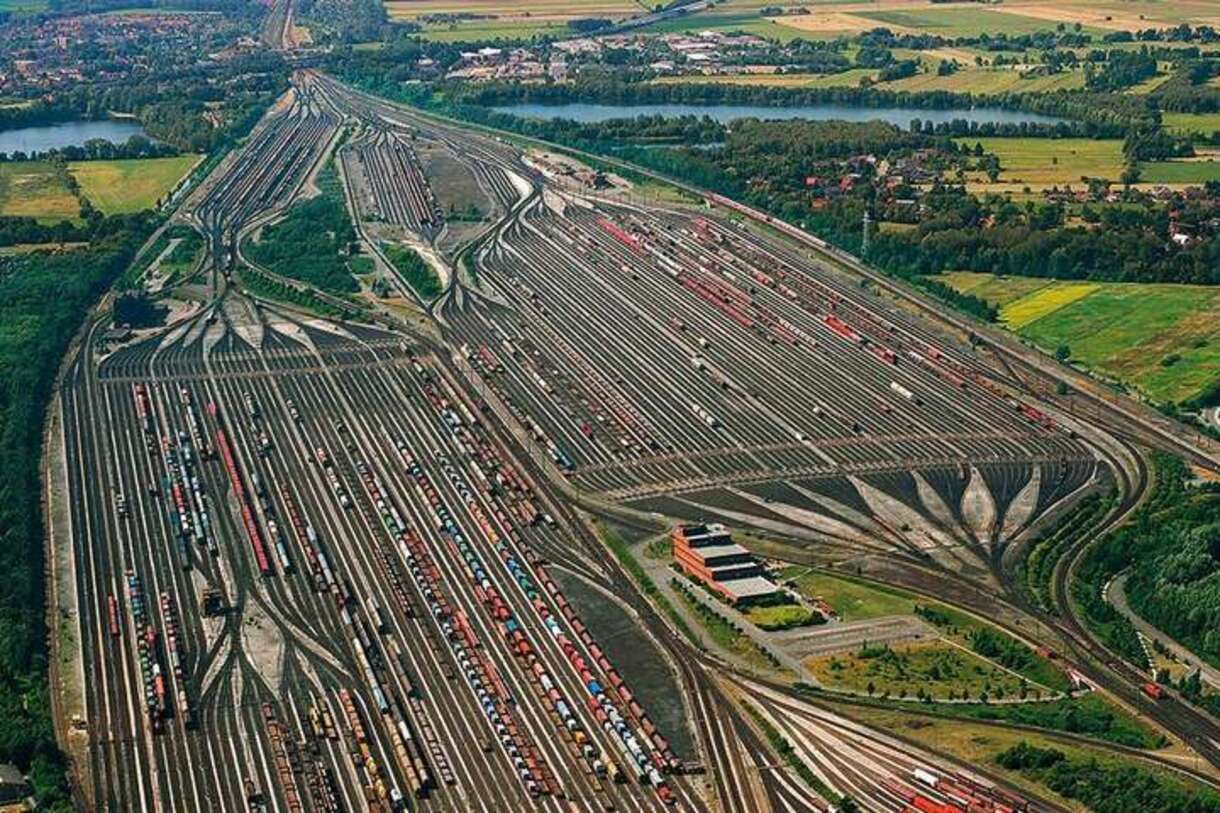 В оккупированной Ясиноватой пожар на железной дороге В оккупированной Ясиноватой пожар на железной дороге