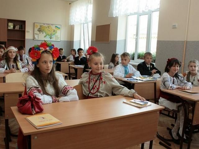 Навчання з 1 вересня 2022 в Україні – школи онлайн чи офлайн
