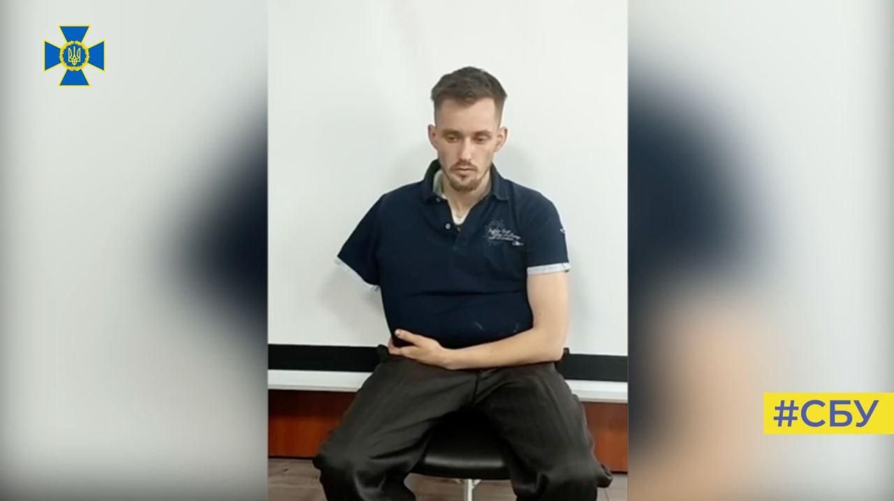 Полонений окупант розповів, як обстрілював мирних людей у Маріуполі Полонений окупант розповів, як обстрілював мирних людей у Маріуполі